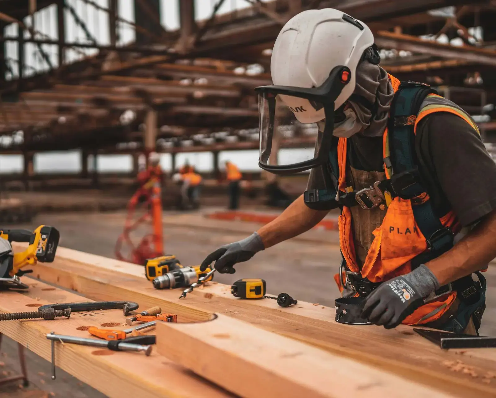 Il team ingegneristico e di cantiere Opal coordina l'esecuzione sul campo